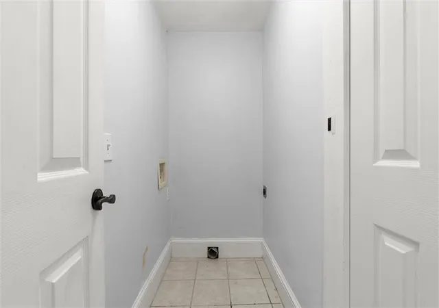 Listing Photo 2 - Condo for sale in building located at 737 Barnett St Ne, Atlanta, GA 30306 - Unit #D3