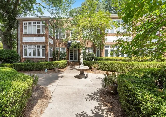 Photo 2 of Condo for sale at 737 Barnett St NE #D3, Atlanta, GA 30306 | MLS# 7830912 | Listing updated on 2026-09-04