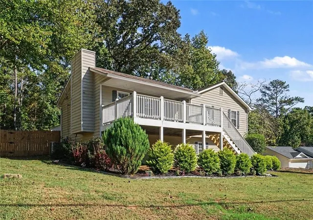 Photo 4 of Single family home for sale at 445 Holly Ln, Canton, GA 30115 | MLS# 7853550 | Listing updated on 2026-10-28
