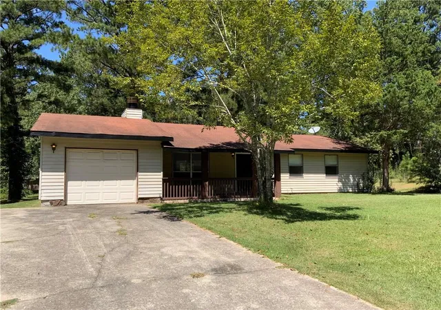 Photo 2 of Single family home for sale at 42 Skylark Ln, Jonesboro, GA 30238 | MLS# 7835861 | Listing updated on 2026-09-11