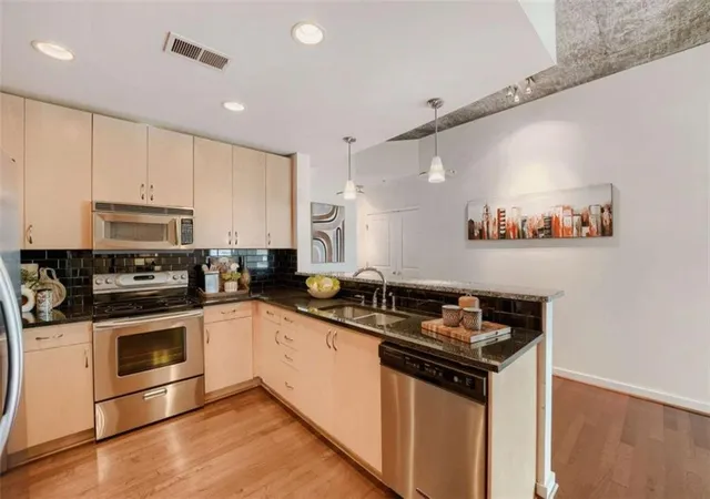 Photo 4 of Condo for sale at 860 Peachtree St, Atlanta, GA 30308 | MLS# 7853714 | Listing updated on 2026-10-21