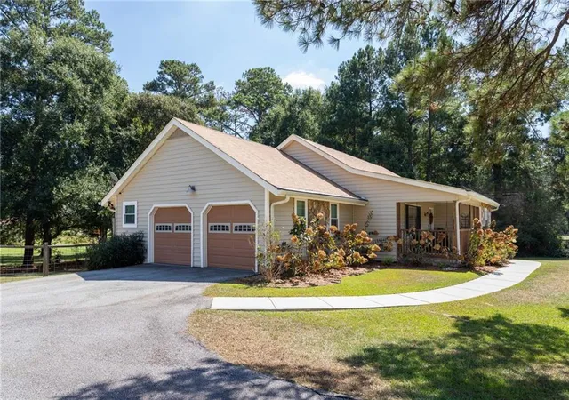 Photo 3 of Single family home for sale at 110 Allenwood Rd, Fayetteville, GA 30214 | MLS# 7839948 | Listing updated on 2026-09-26