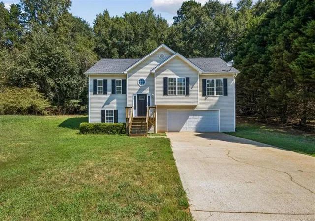 Photo 2 of Single family home for sale at 208 Albert Ln, Jefferson, GA 30549 | MLS# 7832830 | Listing updated on 2026-09-06