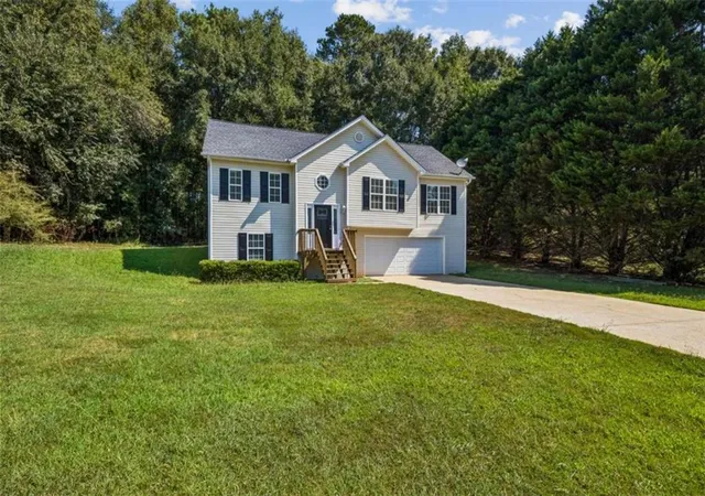 Photo 3 of Single family home for sale at 208 Albert Ln, Jefferson, GA 30549 | MLS# 7832830 | Listing updated on 2026-09-06