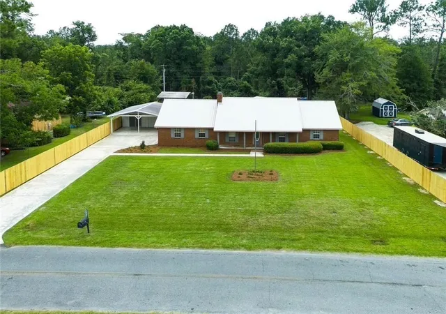 Photo 1 of Sale Pending at 133 English St E, Douglas, GA 31535 | MLS# 7795945 | Listing updated on 2026-09-06