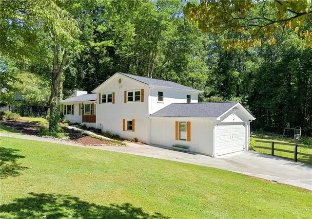 Photo 4 of Single family home for sale at 128 Childers Rd, Canton, GA 30115 | MLS# 7835949 | Listing updated on 2026-09-12