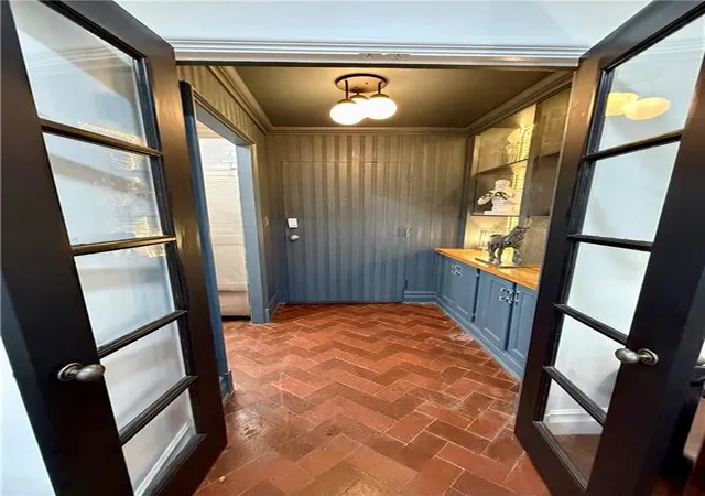 Photo 3 of Condo for sale at 2285 Peachtree Rd NE #305, Atlanta, GA 30309 | MLS# 7858376 | Listing updated on 2026-10-25