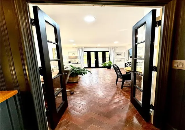Photo 4 of Condo for sale at 2285 Peachtree Rd NE #305, Atlanta, GA 30309 | MLS# 7858376 | Listing updated on 2026-10-25