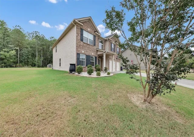 Photo 3 of Single family home for sale at 4748 Chickadee Ln, Ellenwood, GA 30294 | MLS# 7834980 | Listing updated on 2026-10-07