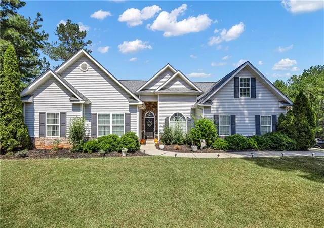 Photo 1 of Single family home for sale at 10 Pine Shadow Cir, Covington, GA 30016 | MLS# 7782512 | Listing updated on 2026-09-24
