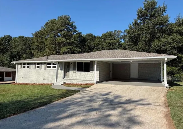 Photo 2 of Single family home for sale at 65 W Meadowcliff Cir, Carrollton, GA 30116 | MLS# 7831711 | Listing updated on 2026-09-03