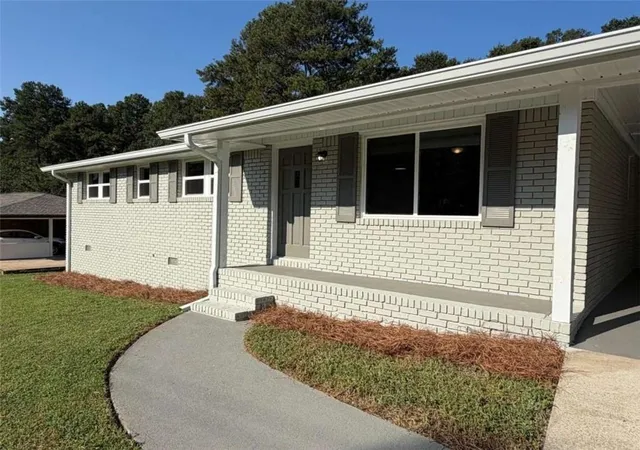 Photo 2 of Single family home for sale at 65 W Meadowcliff Cir, Carrollton, GA 30116 | MLS# 7831711 | Listing updated on 2026-09-03