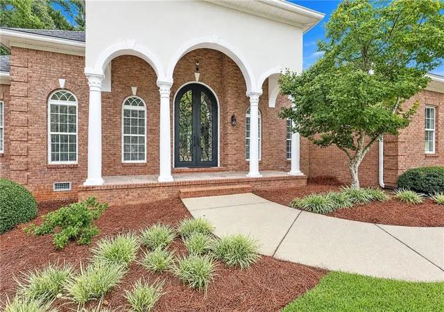Photo 2 of Single family home for sale at 1109 Edward Dr, Mcdonough, GA 30252 | MLS# 7844854 | Listing updated on 2026-09-28
