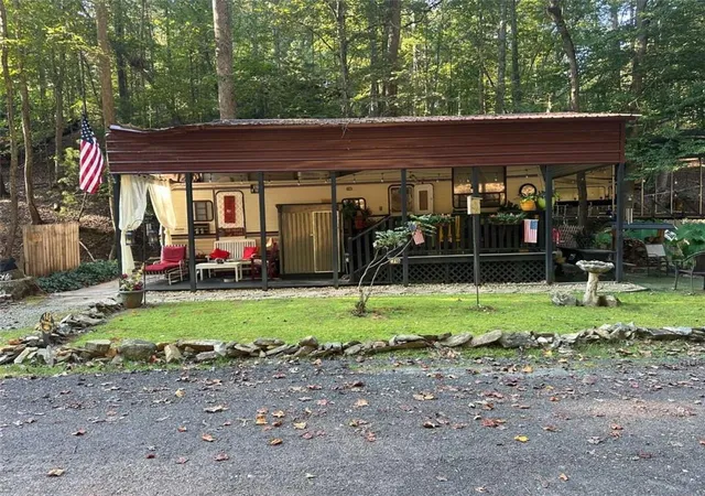 Photo 2 of Single family home for sale at 185 37th Street, Ellijay, GA 30540 | MLS# 7836605 | Listing updated on 2026-09-12