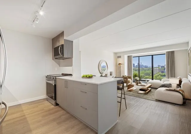 Photo 2 of Condo for sale at 2460 Peachtree Rd NE #512, Atlanta, GA 30305 | MLS# 7832035 | Listing updated on 2026-09-14
