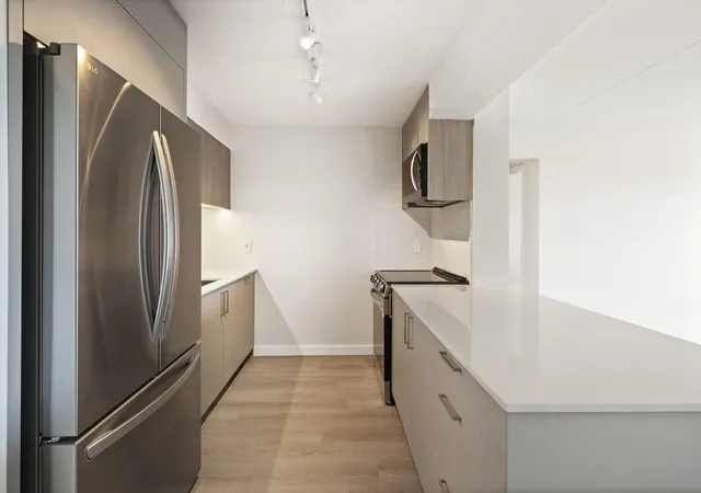 Photo 3 of Condo for sale at 2460 Peachtree Rd NE #512, Atlanta, GA 30305 | MLS# 7832035 | Listing updated on 2026-09-14