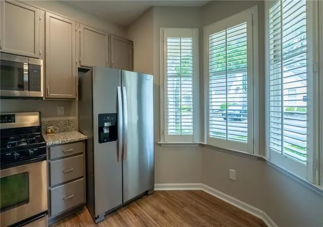Photo 3 of Condo for sale at 145 Victoria Way, Roswell, GA 30075 | MLS# 7829876 | Listing updated on 2026-09-15