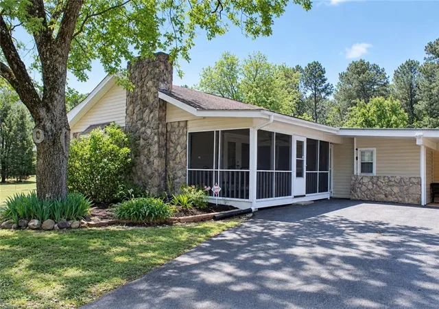 Photo 2 of Single family home for sale at 394 Highway 211, Winder, GA 30680 | MLS# 7855696 | Listing updated on 2026-10-18
