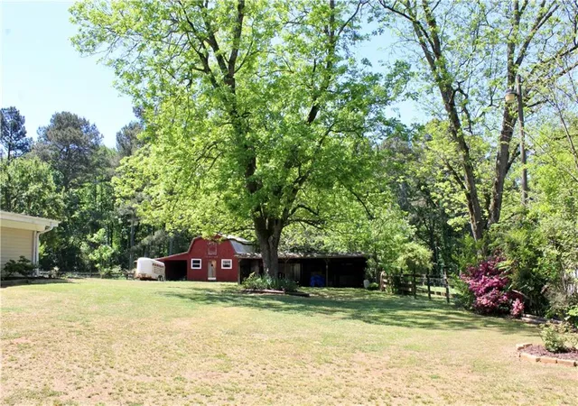 Photo 4 of Single family home for sale at 394 Highway 211, Winder, GA 30680 | MLS# 7855696 | Listing updated on 2026-10-18