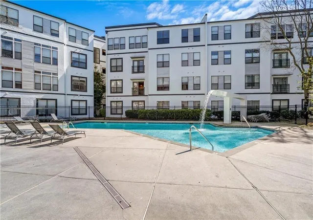 Listing Photo 2 - Condo for sale in building located at 821 Ralph Mcgill Blvd Ne, Atlanta, GA 30306 - Unit #3207
