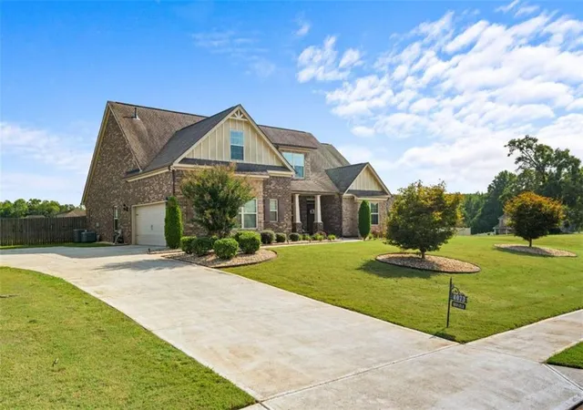 Photo 3 of Single family home for sale at 4073 Madison Acres Dr, Locust Grove, GA 30248 | MLS# 7839370 | Listing updated on 2026-09-18