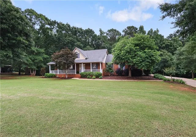 Photo 2 of Single family home for sale at 337 Mckibben Dr, Locust Grove, GA 30248 | MLS# 7833346 | Listing updated on 2026-09-05