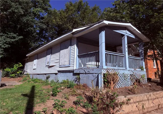 Photo 2 of Sale Pending at 859 Coleman St Sw, Atlanta, GA 30310 | MLS# 7834901 | Listing updated on 2026-10-05