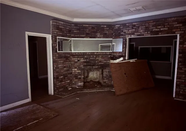 Photo 3 of Sale Pending at 859 Coleman St SW, Atlanta, GA 30310 | MLS# 7834901 | Listing updated on 2026-10-27