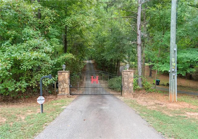Photo 1 of Single family home for sale at 795 Jackson Lake Rd, Jackson, GA 30233 | MLS# 7836642 | Listing updated on 2026-09-12
