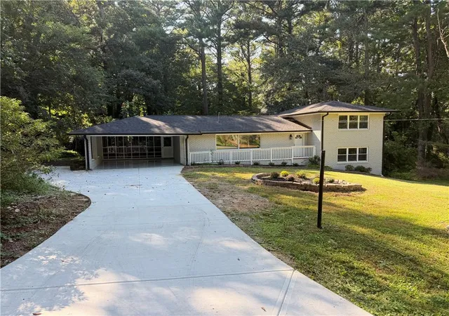 Photo 2 of Single family home for sale at 2605 Irene Dr, Marietta, GA 30066 | MLS# 7839884 | Listing updated on 2026-09-29