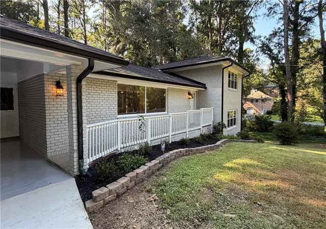 Photo 3 of Single family home for sale at 2605 Irene Dr, Marietta, GA 30066 | MLS# 7839884 | Listing updated on 2026-09-29