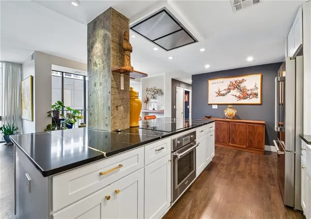 Listing Photo 1 - Condo for sale in building located at 145 15Th St Ne, Atlanta, GA 30309 - Unit #826