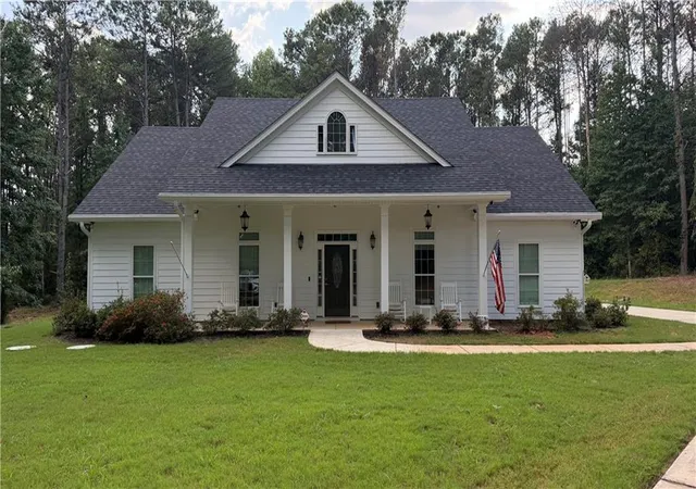 Photo 1 of Single family home for sale at 750 Roscoe Rd, Newnan, GA 30263 | MLS# 7833307 | Listing updated on 2026-09-05