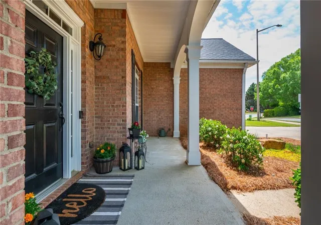 Photo 4 of Sale Pending at 615 Mae Ln, Alpharetta, GA 30004 | MLS# 7833639 | Listing updated on 2026-09-22