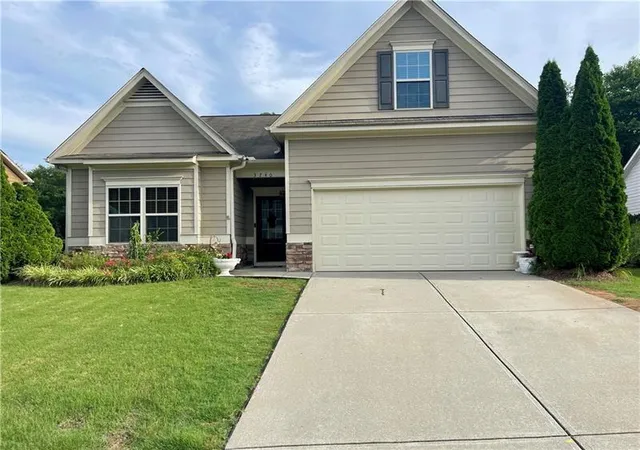 Photo 2 of Single family home for sale at 3740 Sw Ridge Blf Ovlk, Gainesville, GA 30507 | MLS# 7841162 | Listing updated on 2026-09-22