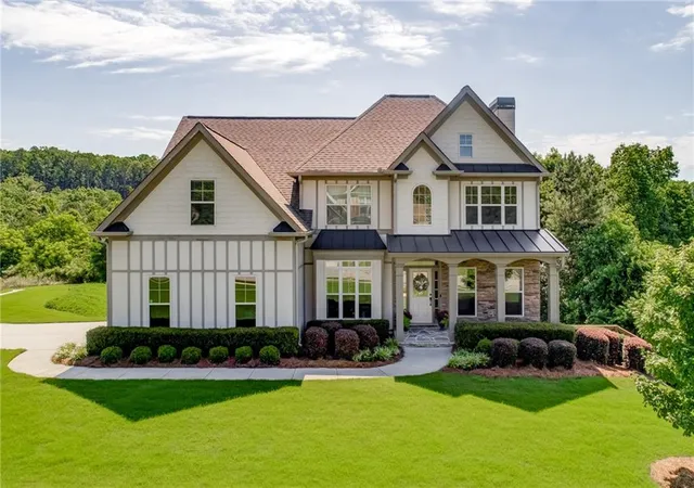 Photo 1 of Single family home for sale at 10 Altar Rock Ct Ne, Cartersville, GA 30121 | MLS# 7832350 | Listing updated on 2026-09-04