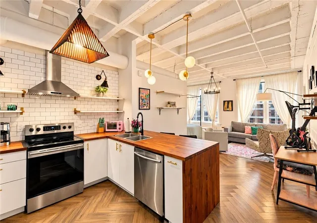 Photo 3 of Condo for sale at 32 Peachtree St #1305, Atlanta, GA 30303 | MLS# 7854863 | Listing updated on 2026-10-27