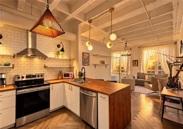 Photo 4 of Condo for sale at 32 Peachtree St #1305, Atlanta, GA 30303 | MLS# 7854863 | Listing updated on 2026-10-27