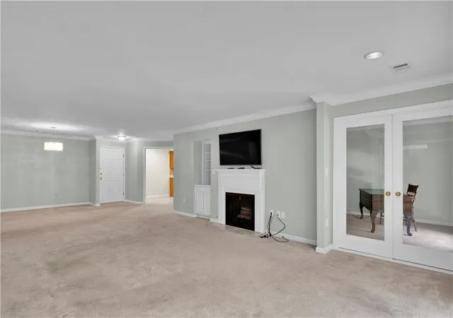Listing Photo 5 - Condo for sale in building located at 26204 Plantation Dr NE, Atlanta, GA 30324