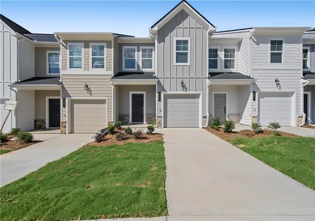 Townhouse for sale at 325 Rolling Green Rd, Adairsville, GA 30103 | MLS# 7818536