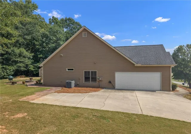Photo 3 of Single family home for sale at 77 Gorham Gates Dr, Hiram, GA 30141 | MLS# 7833203 | Listing updated on 2026-09-11