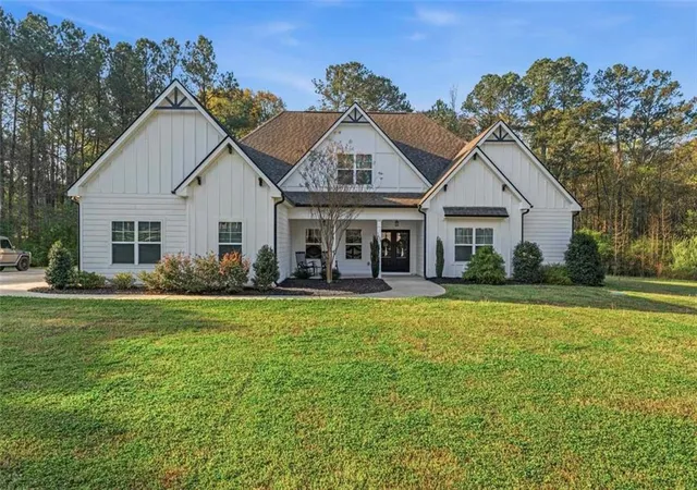 Photo 1 of Single family home for sale at 1058 Lawshe Rd, Senoia, GA 30276 | MLS# 7831729 | Listing updated on 2026-09-10