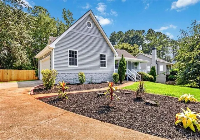 Photo 2 of Single family home for sale at 503 Horseshoe Cir, Stockbridge, GA 30281 | MLS# 7833985 | Listing updated on 2026-09-08