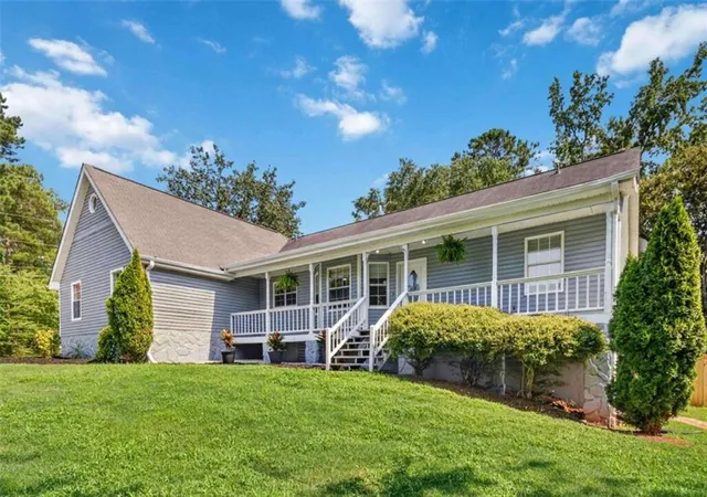 Photo 2 of Single family home for sale at 503 Horseshoe Cir, Stockbridge, GA 30281 | MLS# 7833985 | Listing updated on 2026-09-08