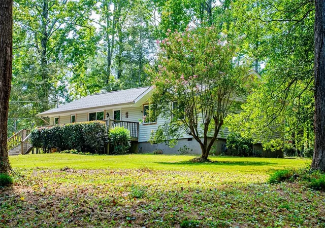 Photo 4 of Single family home for sale at 24 White Oak Dr, Carrollton, GA 30116 | MLS# 7836186 | Listing updated on 2026-09-12