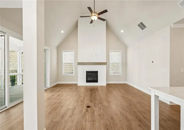 Photo 2 of Single family home for sale at 555 Pearl St, Cumming, GA 30040 | MLS# 7820197 | Listing updated on 2026-10-24