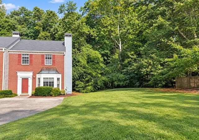 Photo 2 of Townhouse for sale at 732 Anderson Walk, Marietta, GA 30062 | MLS# 7840838 | Listing updated on 2026-10-08
