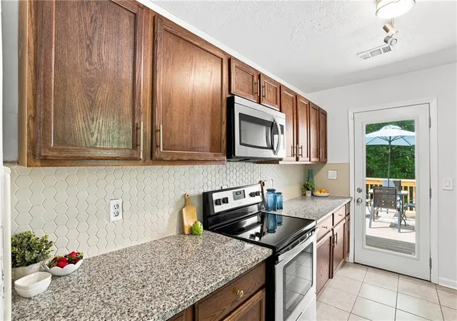 Photo 3 of Single family home for sale at 2538 Gordon Cir, Smyrna, GA 30080 | MLS# 7841994 | Listing updated on 2026-10-09