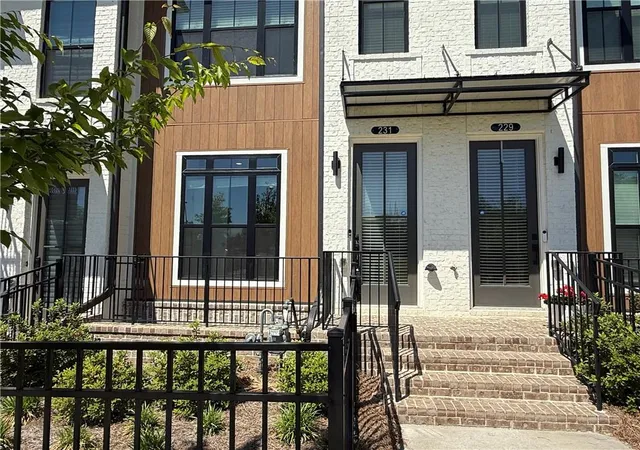 Photo 3 of Townhouse for sale at 231 Downing Dr, Alpharetta, GA 30022 | MLS# 7834032 | Listing updated on 2026-09-13
