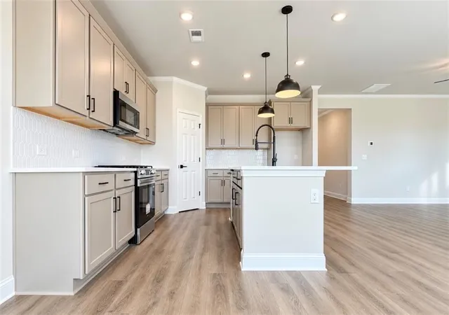 Photo 4 of Single family home for sale at 389 Grand Wehunt Dr, Hoschton, GA 30548 | MLS# 7833482 | Listing updated on 2026-09-12